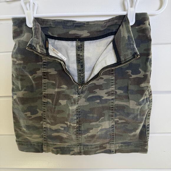 Free People Camo Skirt Womens Size 2 Green Denim High Waisted - Picture 4 of 9